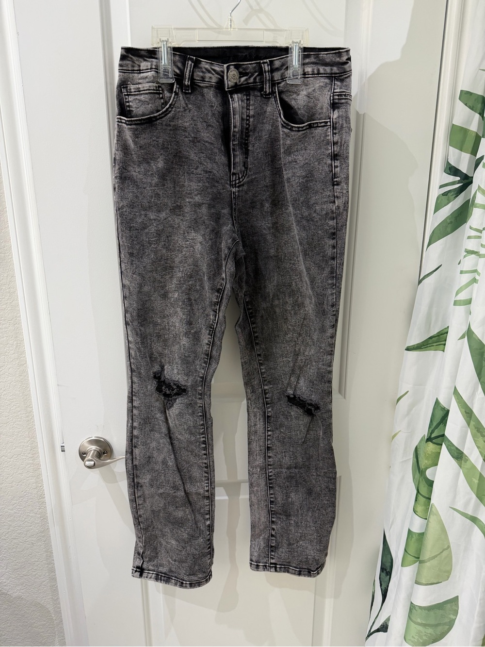 Women's Black Distressed Jeans